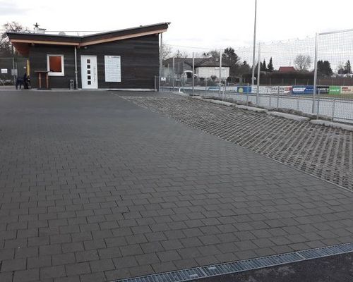 Geschäftsstelle öffnet im Clubhaus