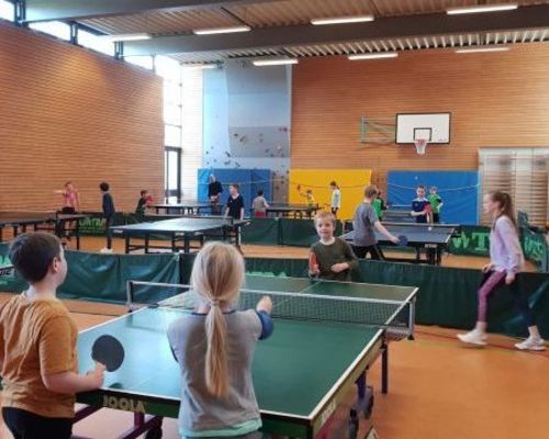 Tischtennis: Volles Haus beim Bezirksentscheid