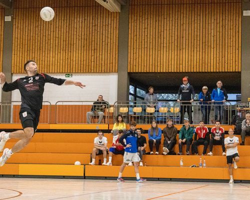 BL Männer starten mit 2:2 Punkten